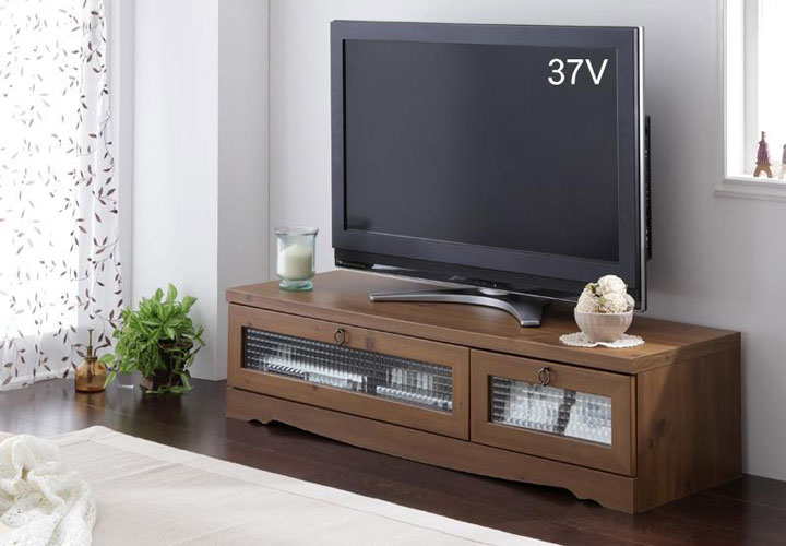 レトロデザインなテレビボード。
